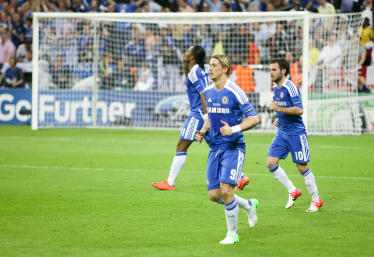 Champions League : Didier Drogba célèbre la victoire de Chelsea