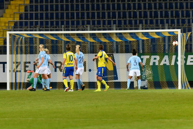 Manchester City : Steph Houghton, la défenseuse emblématique cède son brassard de capitaine