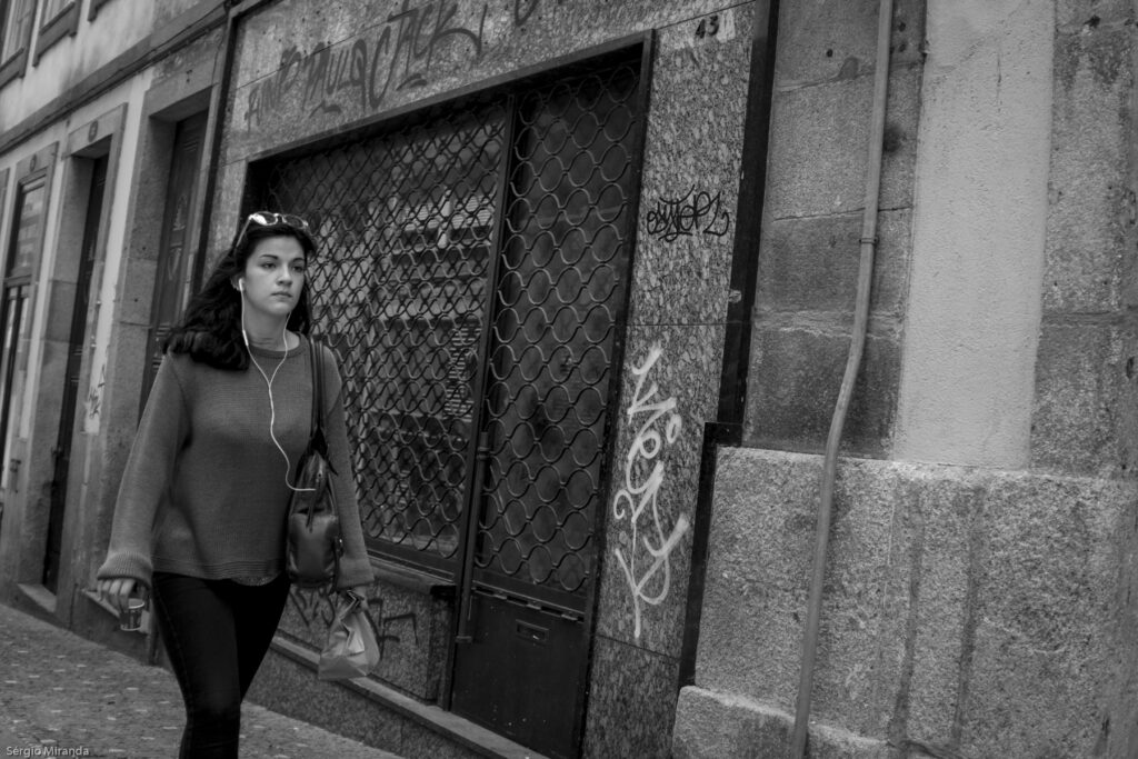 People Are Hypnotized With This Dude Who Surf Like Few Surfers Ever Have