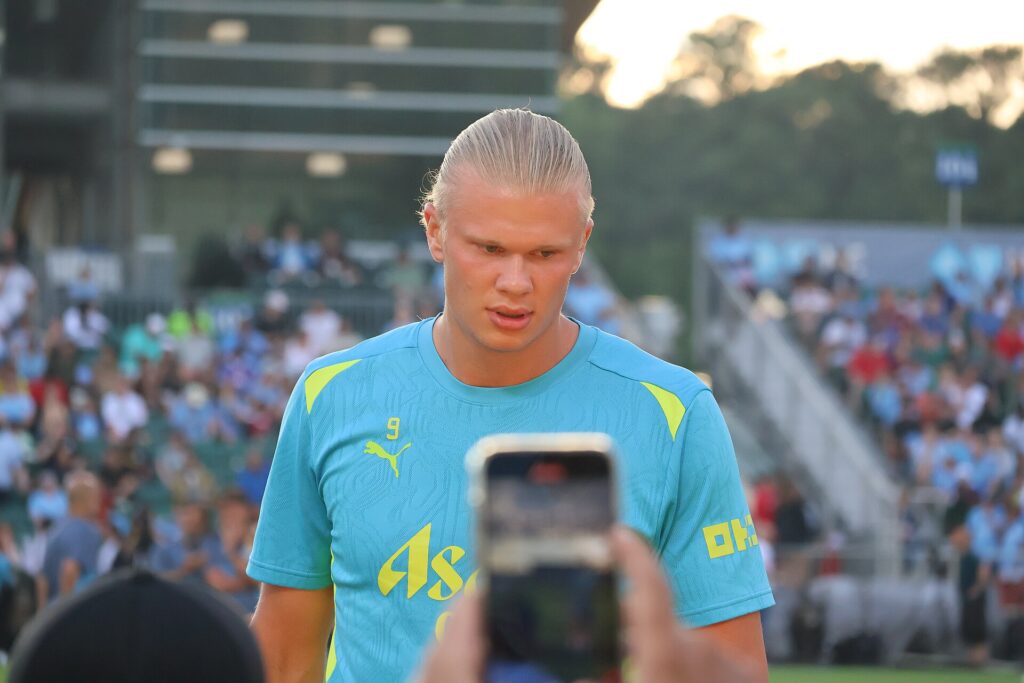 Man City : Erling Haaland hospitalisé en raison d’une blessure à l’aine