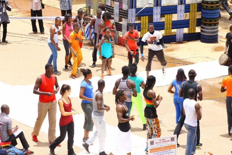 Faso Dan Fani : Le Burkina revitalise la culture avec la tenue scolaire traditionnelle