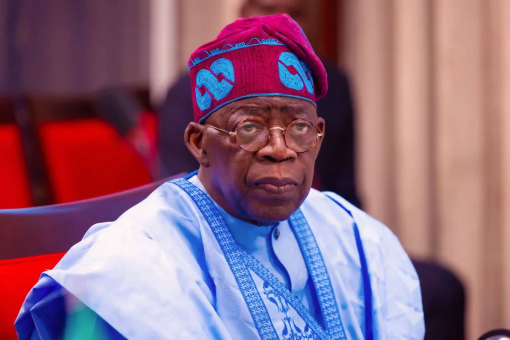 Nigeria : Le président Tinubu somme des fonctionnaires de rembourser leurs salaires