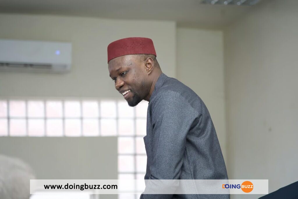 Ousmane Sonko officiellement investi candidat présidentiel
