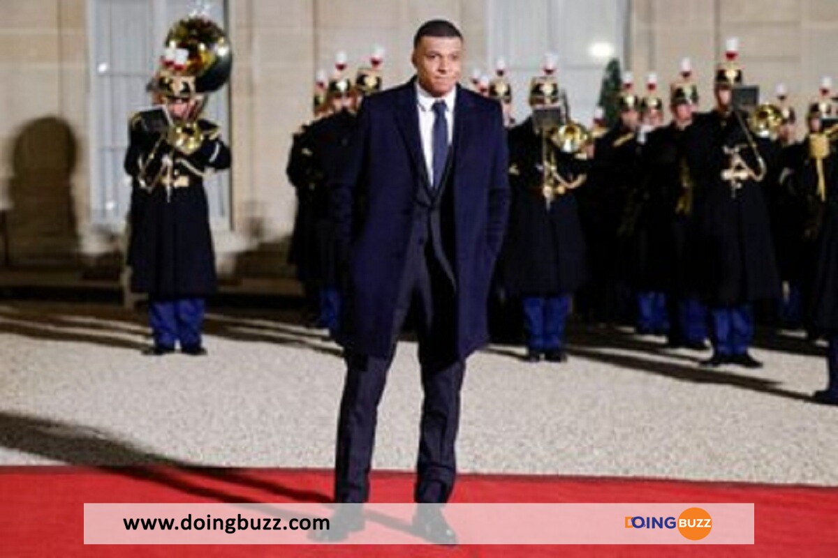 Kylian Mbappé Est Arrivé À L’élysée Pour Le Dîner Avec Le Président Emmanuel Macron (Photos)