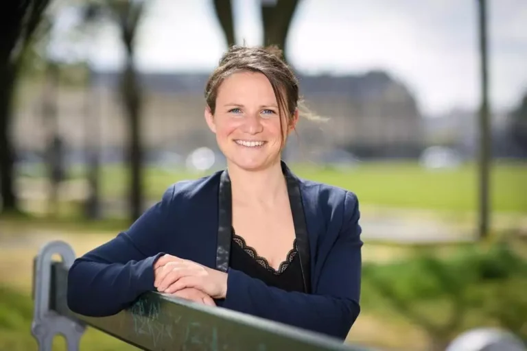 France : La Députée Sandrine Le Feur Ciblé Par Des « Pessi » Sur Linkedin