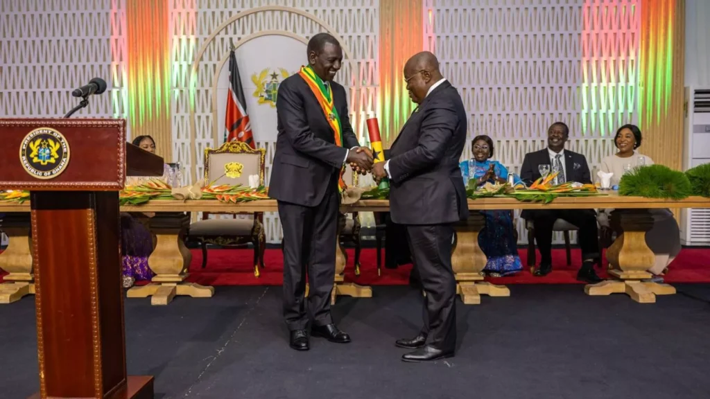 Le président kenyan William Ruto reçoit le prix le plus prestigieux du Ghana