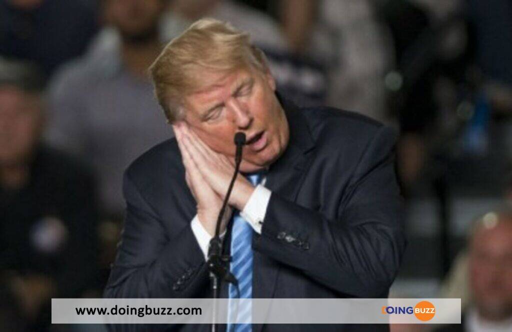 Donald Trump surpris en train de dormir le premier jour de son procès pénal