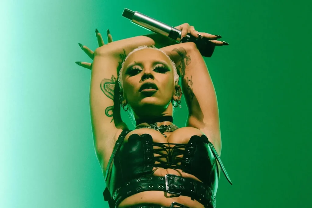 « Laissez vos enfants à la maison », Doja Cat prévient les parents qui amènent leurs enfants à ses concerts