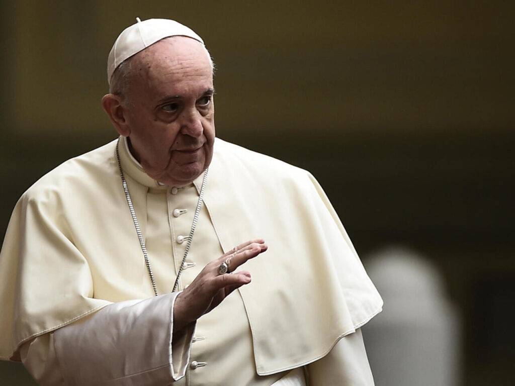 Le pape François sous le feu des critiques pour des propos sur les homosexuels