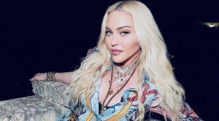 Âgée de 65 ans, Madonna éblouit avec des photos Instagram seins nus