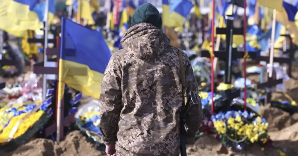 Russe : Deux prisonniers ukrainiens exécutés brutalement – Les images capturées par des drones