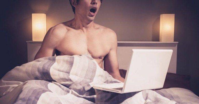 « Regarder du porno en tant que personne mariée est un adultère »