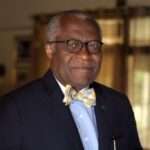 Présidentielle au Cameroun : Akere Muna se retire et crée la surprise avec son soutien