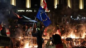 Manifestations en Géorgie : le gouvernement menace l'opposition de représailles après une "tentative de renversement" du pouvoir