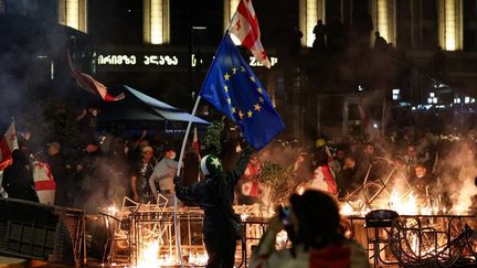 Manifestations en Géorgie : le gouvernement menace l'opposition de représailles après une "tentative de renversement" du pouvoir