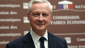 Bruno Le Maire, dont le retour au gouvernement a hérissé Les Républicains, peut-il être tenu responsable de 1 000 milliards d'euros de dette ?