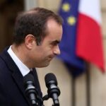 "Un stress supplémentaire" : quelles sont les conséquences de la chute du gouvernement Lecornu sur l'économie française ?