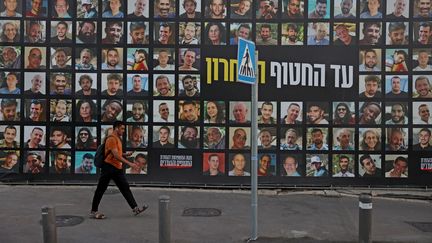 Des proches d'otages israéliens retenus à Gaza veulent que le prix Nobel de la paix soit attribué à Donald Trump