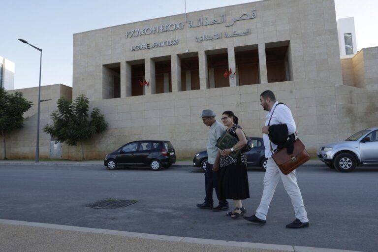 Maroc : Accusée D’«Atteinte À L’islam», Une Militante Féministe Condamnée À 2 Ans Et Demi De Prison