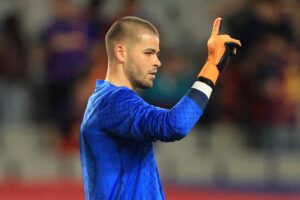 «Son style est en osmose avec le jeu de Luis Enrique» : quel premier bilan pour Lucas Chevalier au PSG ?