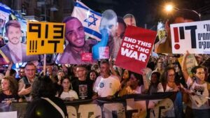 "Le camp de la paix est en morceaux" : après deux ans de guerre dans la bande de Gaza, à quoi ressemble la vie politique en Israël ?