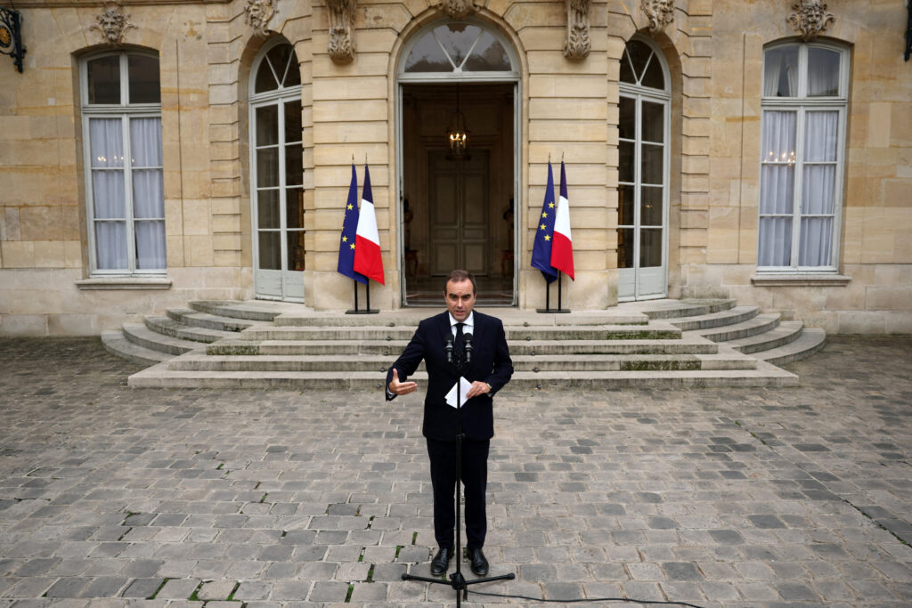 «France au bord de l’effondrement», «chaos total», «période d’inconnu» : la presse étrangère réagit à la démission de Sébastien Lecornu