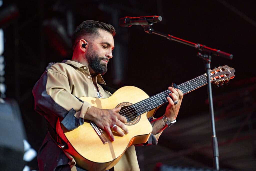 "Un tout petit cercueil blanc" : Kendji Girac abattu , ce bébé qui "a fini par mourir" à un an