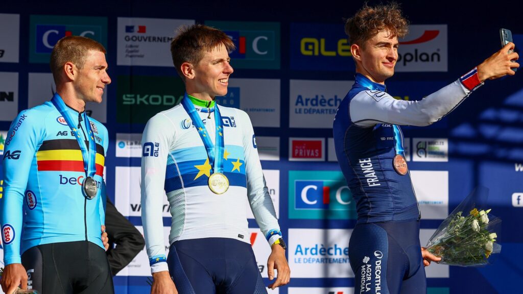 Cyclisme: «C’est un rêve d’être ici aujourd’hui», savoure Paul Seixas, sur le podium avec Pogacar et Evenepoel