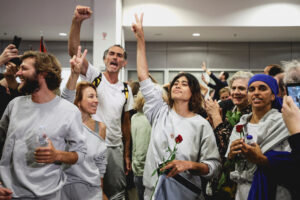 Flottille pour Gaza : «J’ai été battue» par les Israéliens, dénonce l’eurodéputée Rima Hassan
