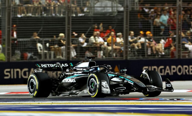 Formule 1 : Russell domine le GP de Singapour, McLaren décroche le titre des constructeurs