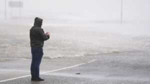 Rafales à 120 km/h attendues avec la tempête Amy : ce qu’il faut savoir avant son passage sur la France