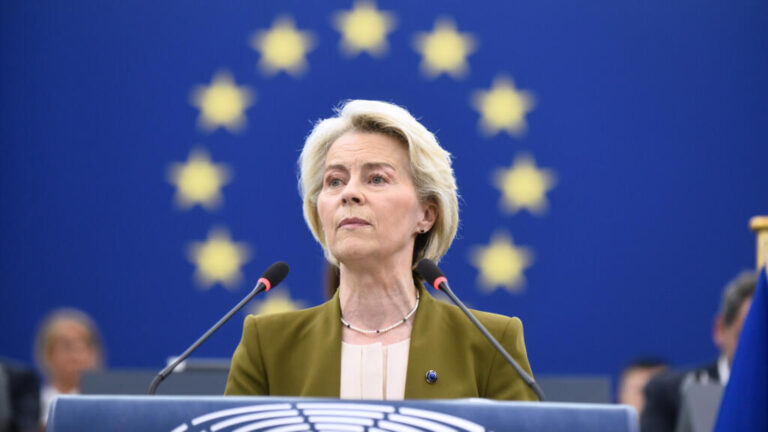 Parlement européen: deux nouvelles motions de censure contre Ursula von der Leyen, un scénario inédit