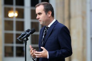 Croisement des fichiers, carte Vitale… Ce que contient le plan de Sébastien Lecornu contre la fraude sociale