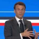 « Un espace où les gens sont tous en cagoule, anonymes et où la règle est plutôt qu’il faut insulter » : l’appel de Macron contre les réseaux sociaux