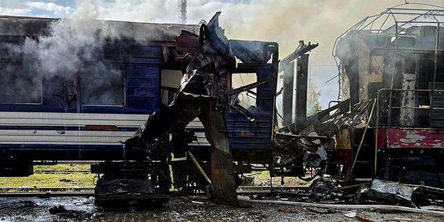 EN DIRECT, guerre en Ukraine : attaque russe contre une gare ferroviaire dans le nord du pays ; un mort et au moins 30 blessés, selon Volodymyr Zelensky