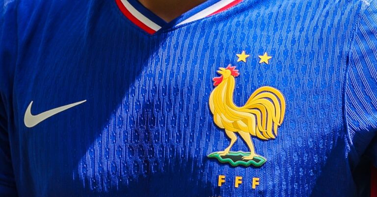 Le nouveau maillot des Bleus a fuité, et il est (très) surprenant !