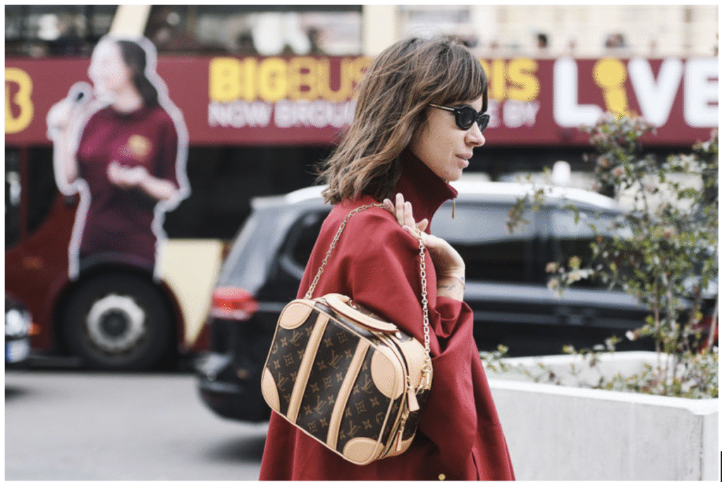 Quels vêtements pour un look urbain décontracté féminin ?