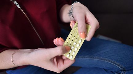 Contraceptifs américains bloqués en Belgique : l'incinération des stocks en France "n'est plus d'actualité"