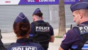 "Des personnes ont vu les balles défiler sous leurs pieds" : Nice sous le choc après la fusillade qui a fait deux morts et cinq blessés