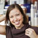 Peau lisse et éclatante : comment adopter les bons réflexes sans agresser sa peau