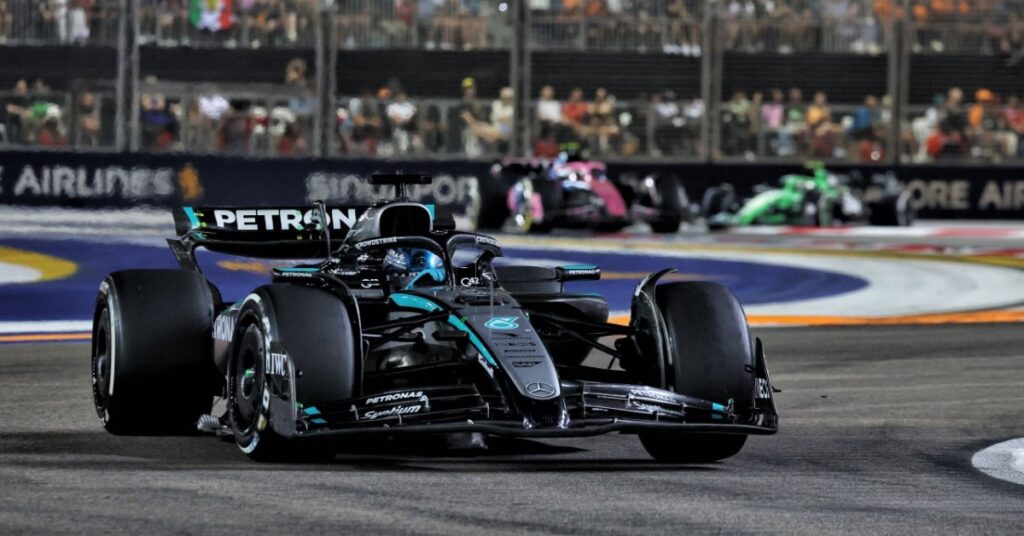 Cavalier seul de Russell à Singapour, McLaren champion