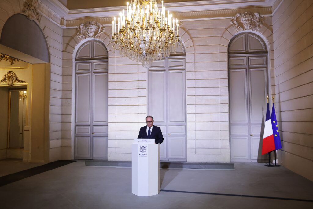 "Un déni démocratique", "un bras d'honneur aux Français" : les premières réactions à l'annonce du gouvernement Lecornu