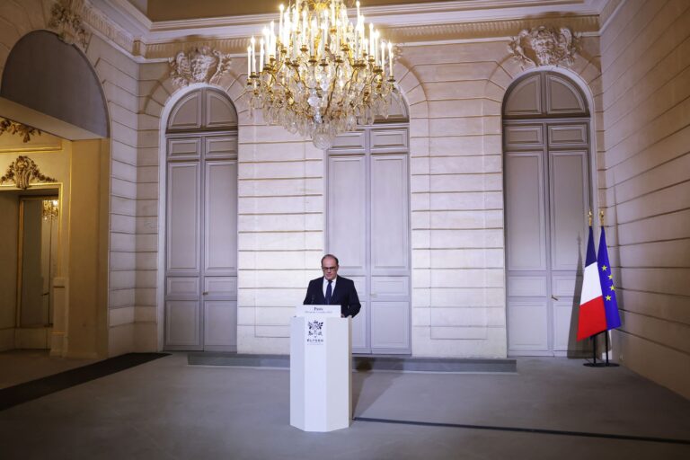 "Un déni démocratique", "un bras d'honneur aux Français" : les premières réactions à l'annonce du gouvernement Lecornu