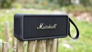 Notée 9/10, l’enceinte Marshall avec un son 360° est bradée à -37 % ce week-end