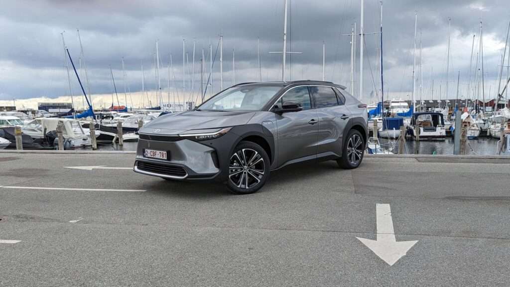 « 8 000 km et déjà 3 pannes de batterie » : des clients se liguent contre Toyota et Subaru