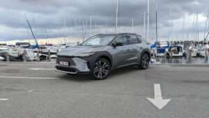 « 8 000 km et déjà 3 pannes de batterie » : des clients se liguent contre Toyota et Subaru