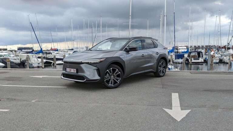 « 8 000 km et déjà 3 pannes de batterie » : des clients se liguent contre Toyota et Subaru