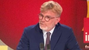 Le MoDem "a besoin de savoir ce sur quoi il s'engage" avant de confirmer fermement sa participation au gouvernement, explique Marc Fesneau