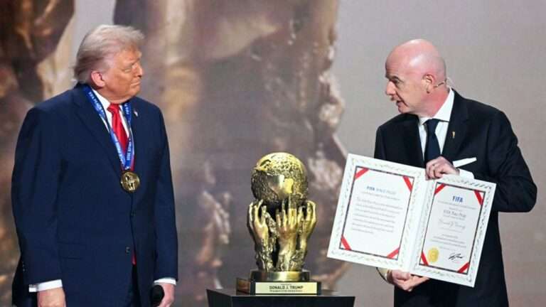 Washington : Donald Trump Reçoit Le Tout Premier « Prix De La Paix » Instauré Par La Fifa