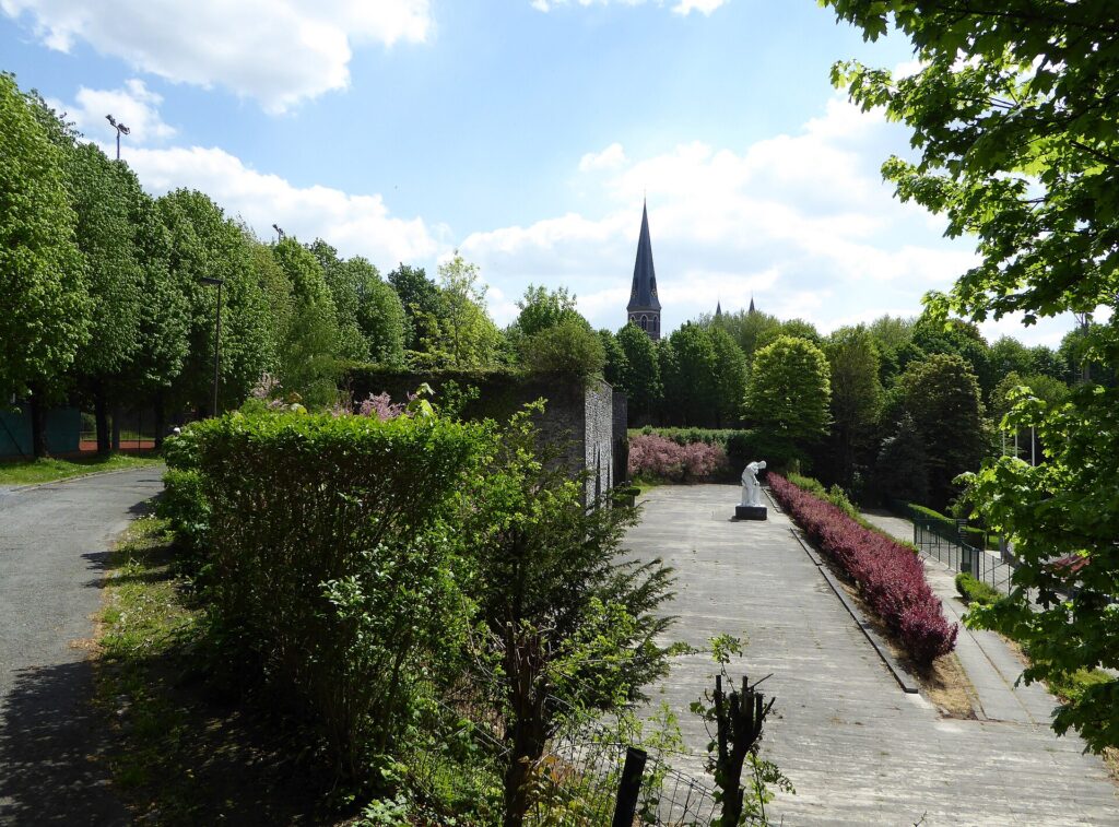 Poste : comprendre son rôle, ses enjeux et les conséquences pour votre carrière